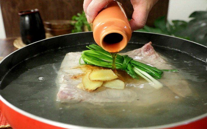 Trong nền ẩm thực Trung Quốc, thịt lợn Đông Pha rất được ưa thích. Foodnk sẽ mách bạn công thức làm món thịt lợn Đông Pha này nhé...